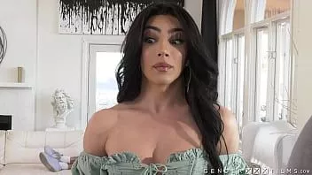 播放 Genderxxxfilms.com - 我的变性继母把我赶出了家门