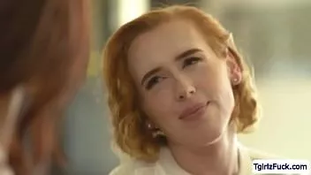 Odtwórz Seksowne blond transseksualiści ssące kutasy i pieprzone dupki